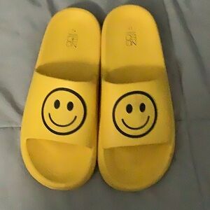 NOBO Yellow Smiley Face Slippers